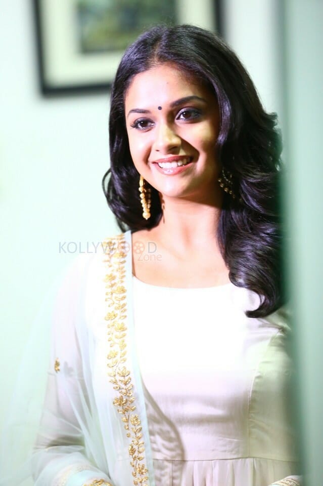 Tamil Actress Keerthy Suresh New Photoshoot Pictures