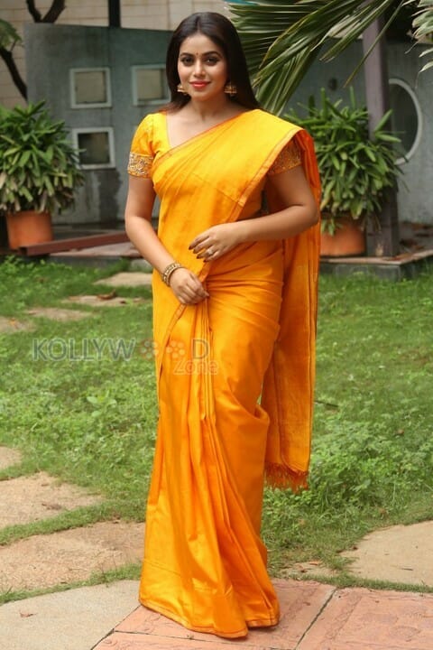 Tamil Actress Poorna Saree Photos