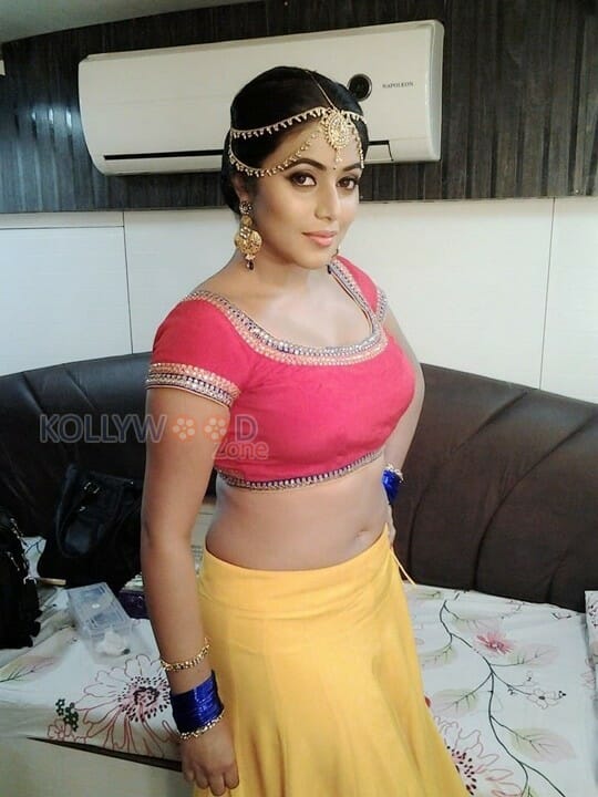 Tamil Actress Poorna Sexy Pics