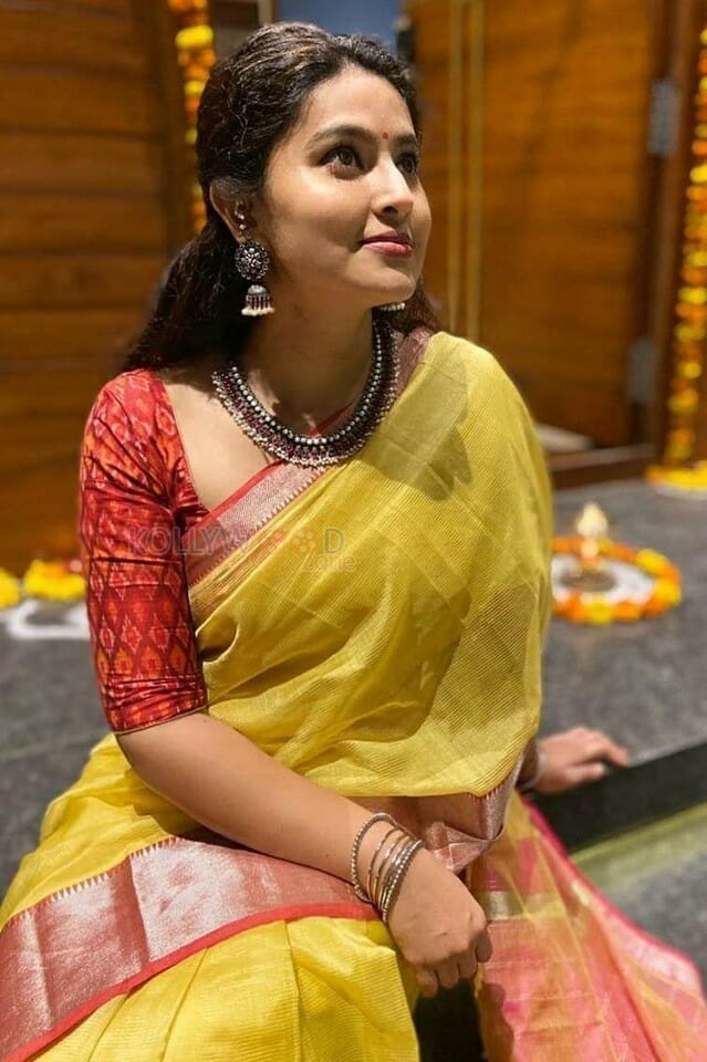 Tamil Actress Sneha Beautiful Smile Photos