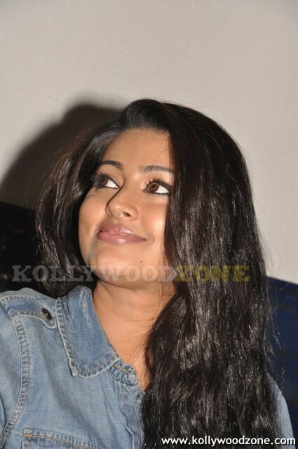 Tamil Actress Sneha Pics