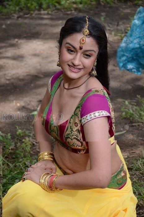 Tamil Actress Sonia Agarwal Hot Pictures