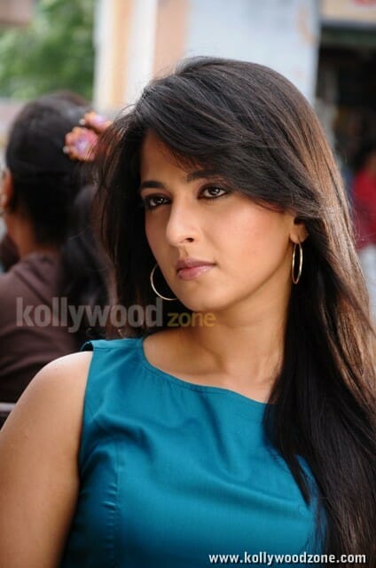 Telugu Actress Anushka Shetty Hot Pictures