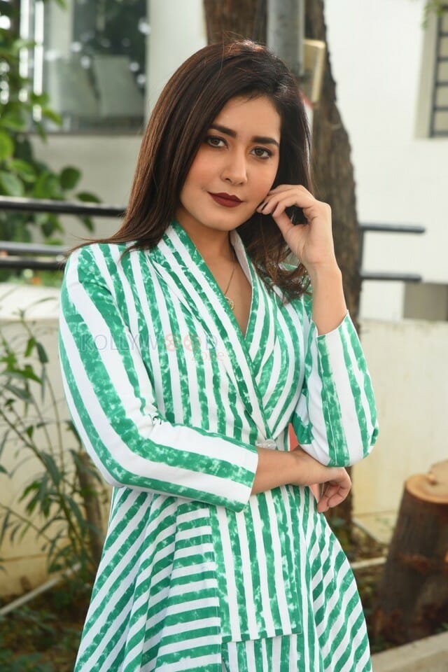 Telugu Actress Raashi Khanna Interview Pictures