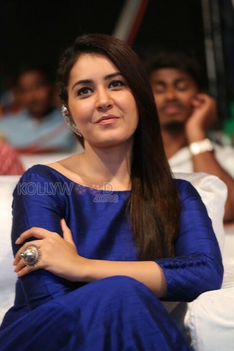 Telugu Actress Rashi Khanna New Pictures