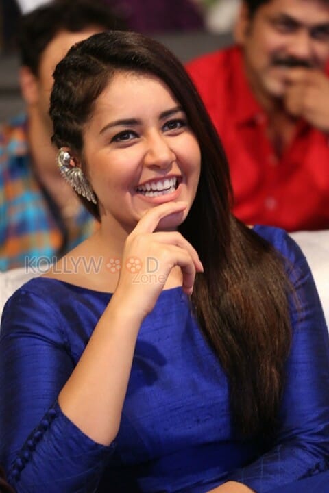 Telugu Actress Rashi Khanna New Pictures