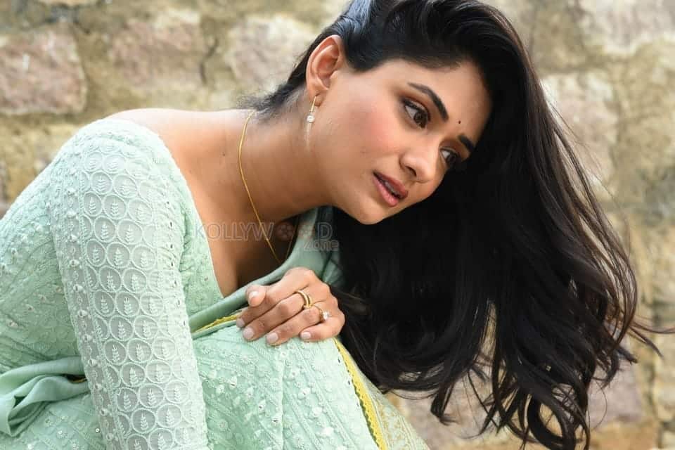 Telugu Actress Sandhya Raju at Natyam Movie Interview Pictures 31