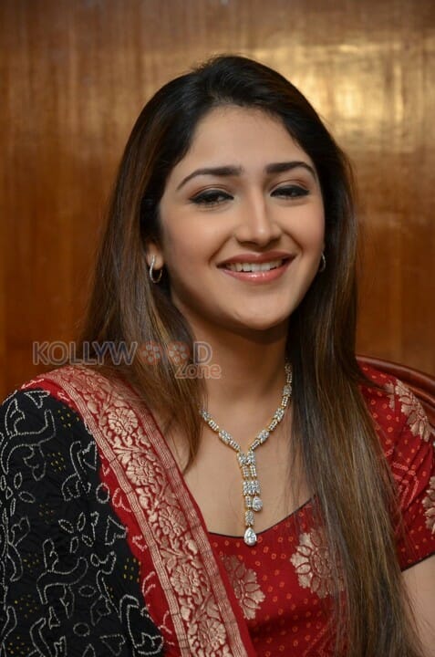 Telugu Actress Sayesha New Pictures