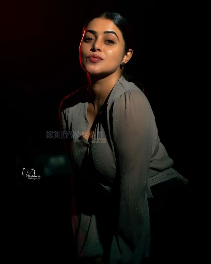 Thalaivi Movie Heroine Shamna Kasim Photoshoot Stills