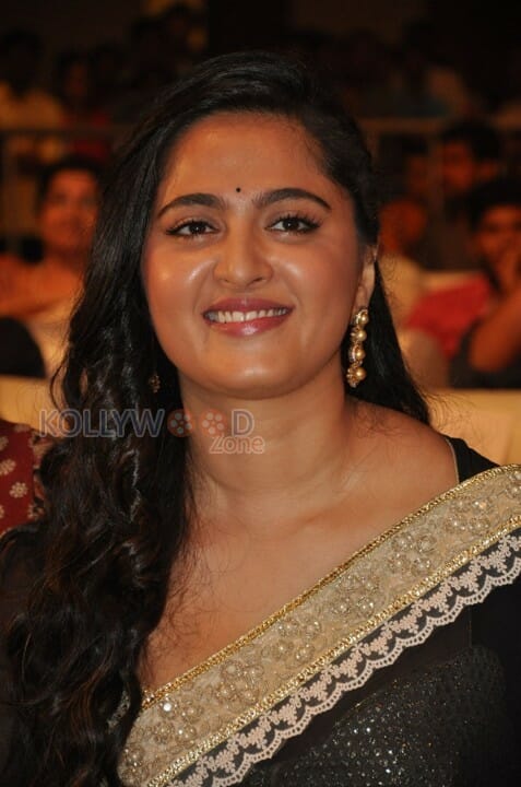 Tolly Actress Anushka Shetty Saree Stills