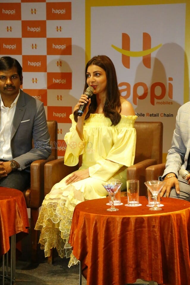 Tollywood Actress Kajal Agarwal At Grand Launch Of Happi Mobiles Th Store At Vizag Photos
