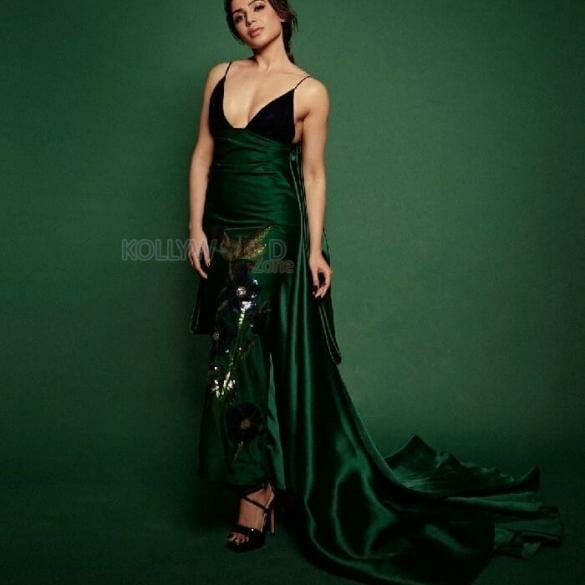 Actress Samantha Sets the Internet on Fire with Her Racy Outfit