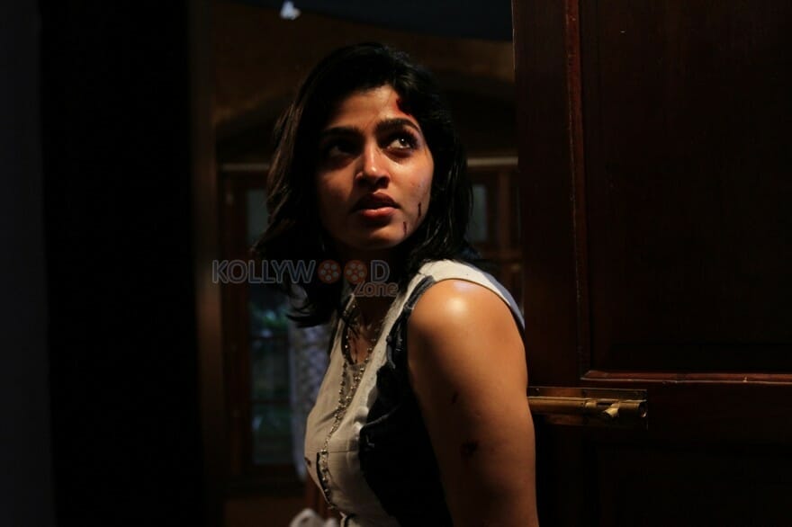 Uru Tamil Movie Heroine Sai Dhansika Stills