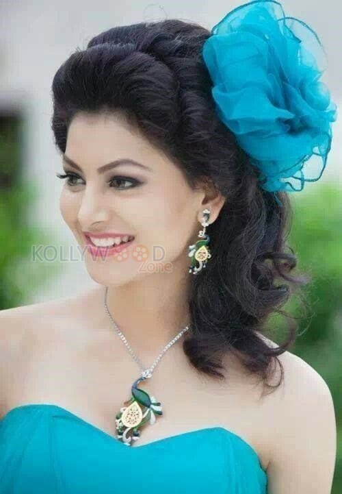 Urvashi Rautela Hot Unseen Photos