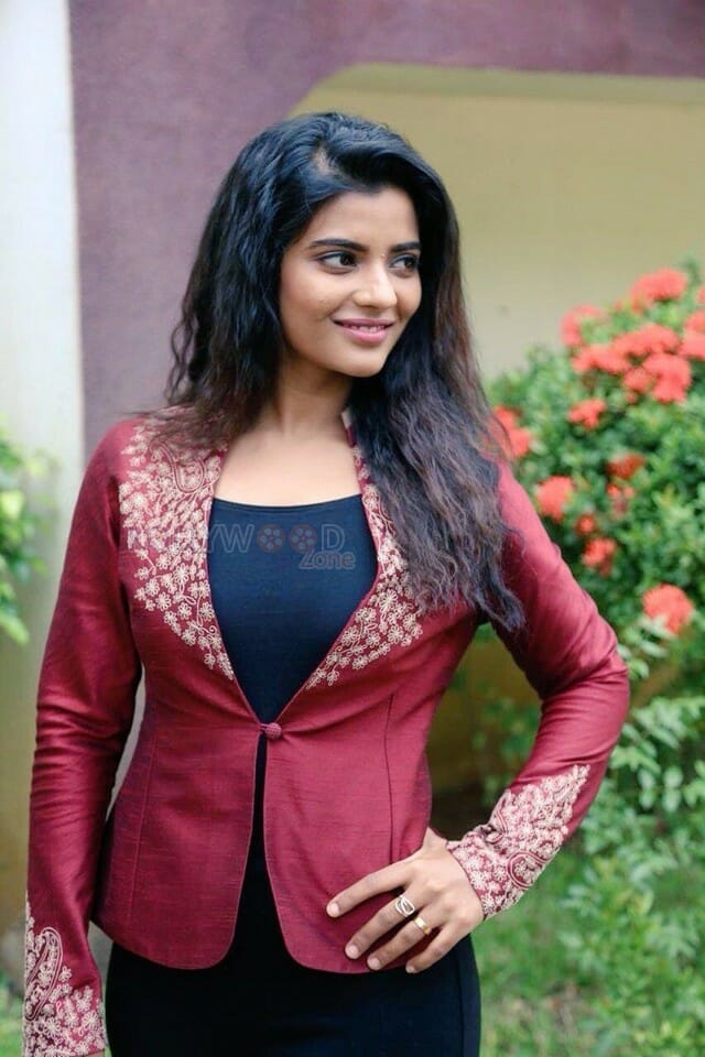 Vada Chennai Heroine Aishwarya Rajesh Photos