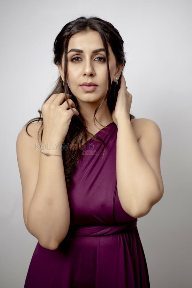 Vattam Actress Nikki Galrani Photoshoot Pictures