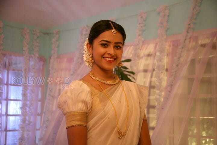 Vellakkara Durai Heroine Sri Divya Photos