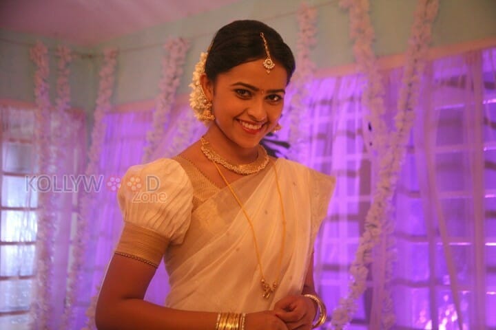 Vellakkara Durai Heroine Sri Divya Photos