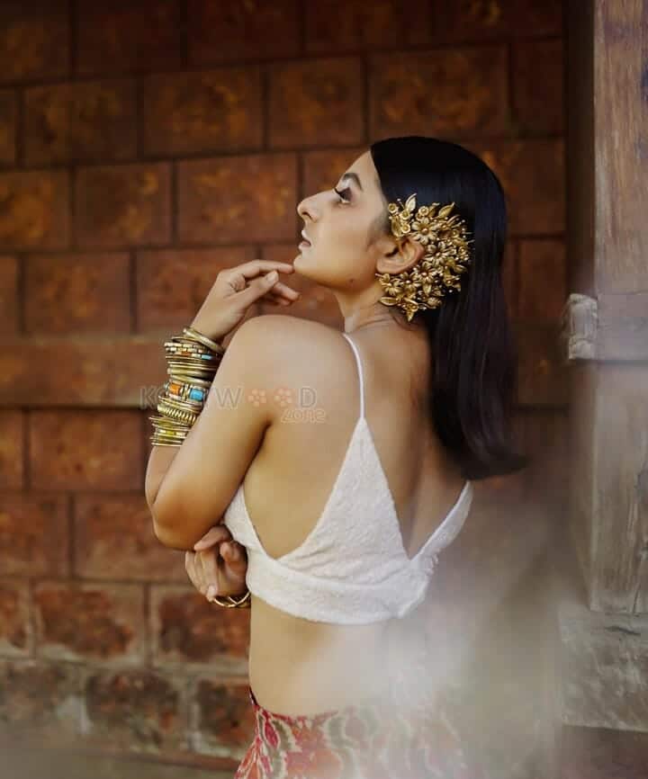 Vindhya Victim Verdict V3 Actress Esther Anil Sexy Photos 03
