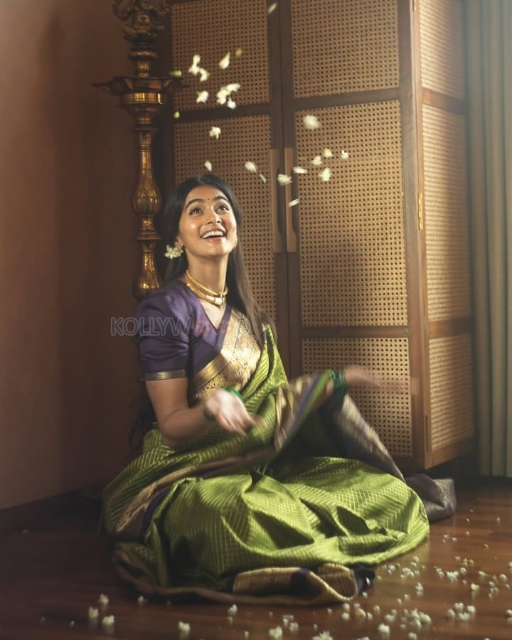 Vintage Beauty Pooja Hegde in a Green and Purple Kanchipuram Silk Saree Photos 05