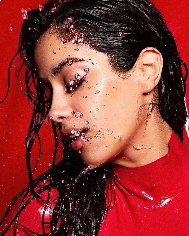 Wet Janhvi Kapoor in a Red Latex Dress Pictures 03