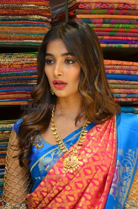 pooja hegde at the launch of anutex shopping mall photos