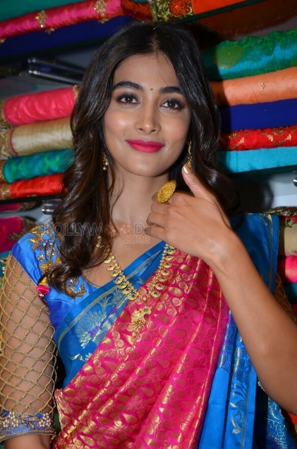 pooja hegde at the launch of anutex shopping mall photos