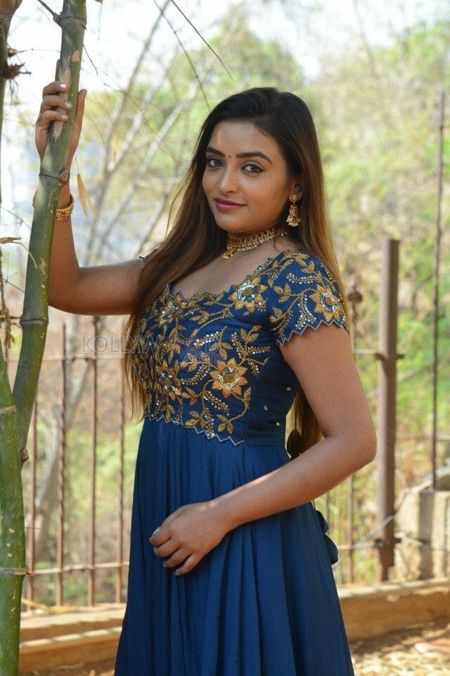 Actress Ashi Roy at Savithri Satyamurthy Movie Pooja Event Photos