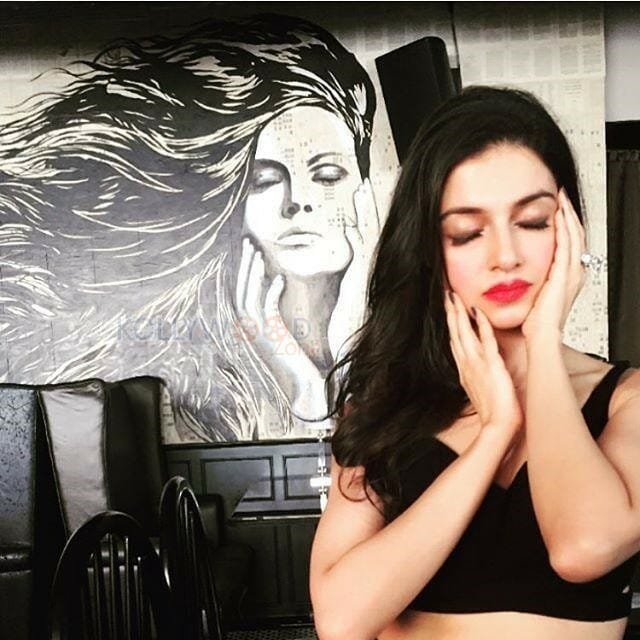 Actress Divya Khosla Candid Pictures