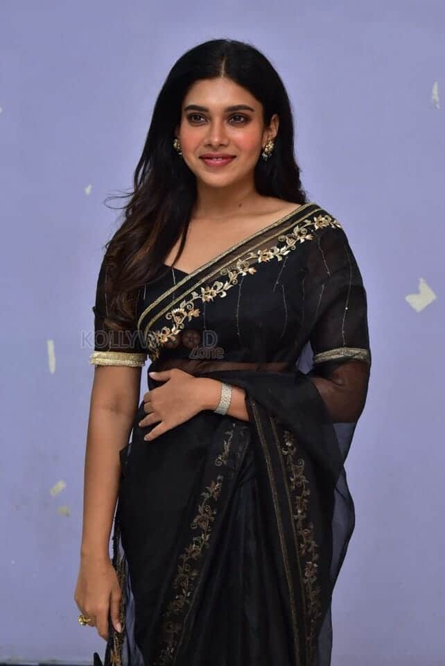 Actress Dushara Vijayan at Aneethi Trailer Launch Photos 11