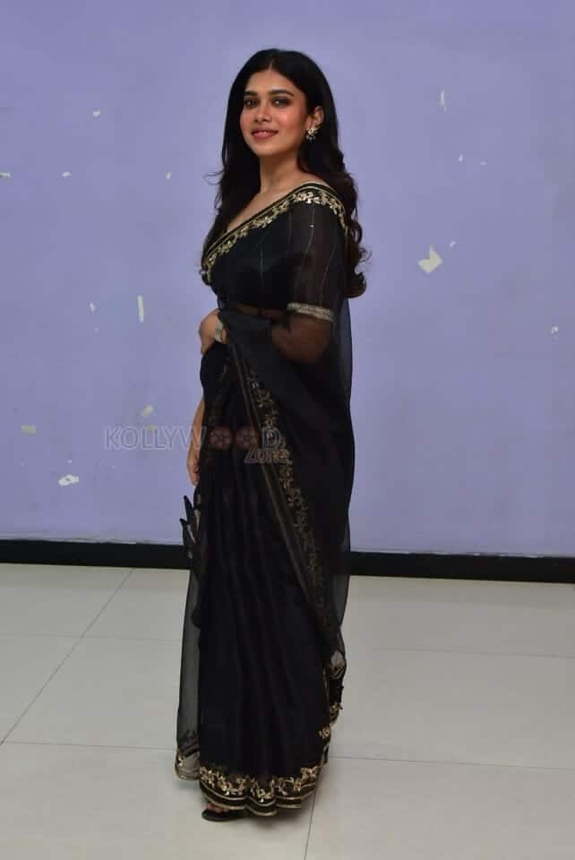 Actress Dushara Vijayan at Aneethi Trailer Launch Photos 12