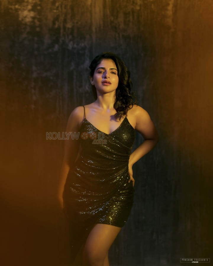 Actress Iswarya Menon HD Stills