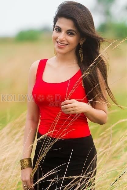 Actress Iswarya Menon Photoshoot Pictures