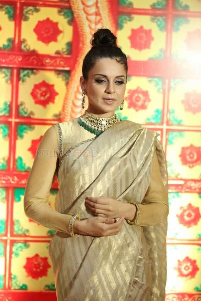 Actress Kangana Ranaut at Chandramukhi 2 Movie Pre Release Event Stills 06