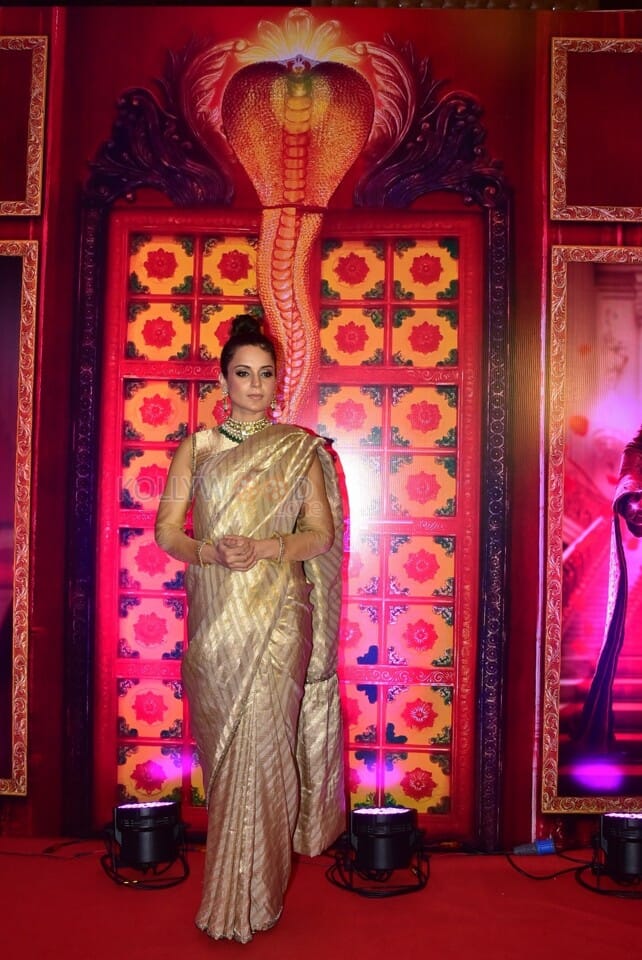 Actress Kangana Ranaut at Chandramukhi 2 Movie Pre Release Event Stills 15