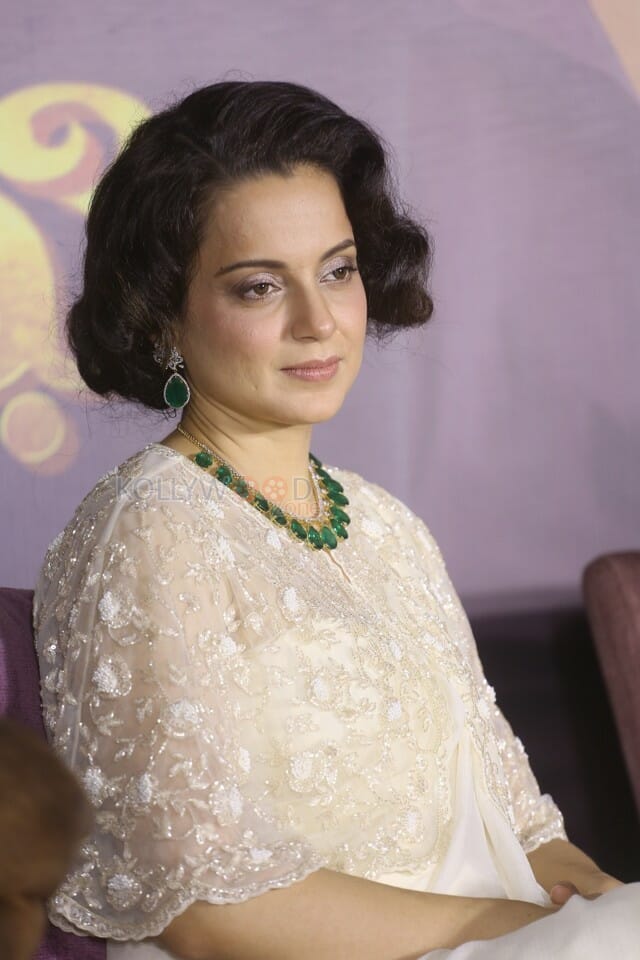 Actress Kangana Ranaut at Chandramukhi 2 Movie Press Meet Stills 03