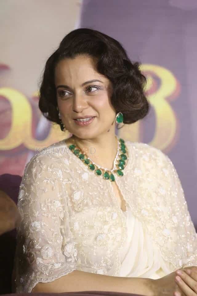 Actress Kangana Ranaut at Chandramukhi 2 Movie Press Meet Stills 09