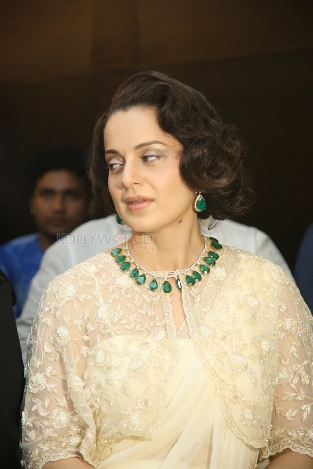 Actress Kangana Ranaut at Chandramukhi 2 Movie Press Meet Stills 18