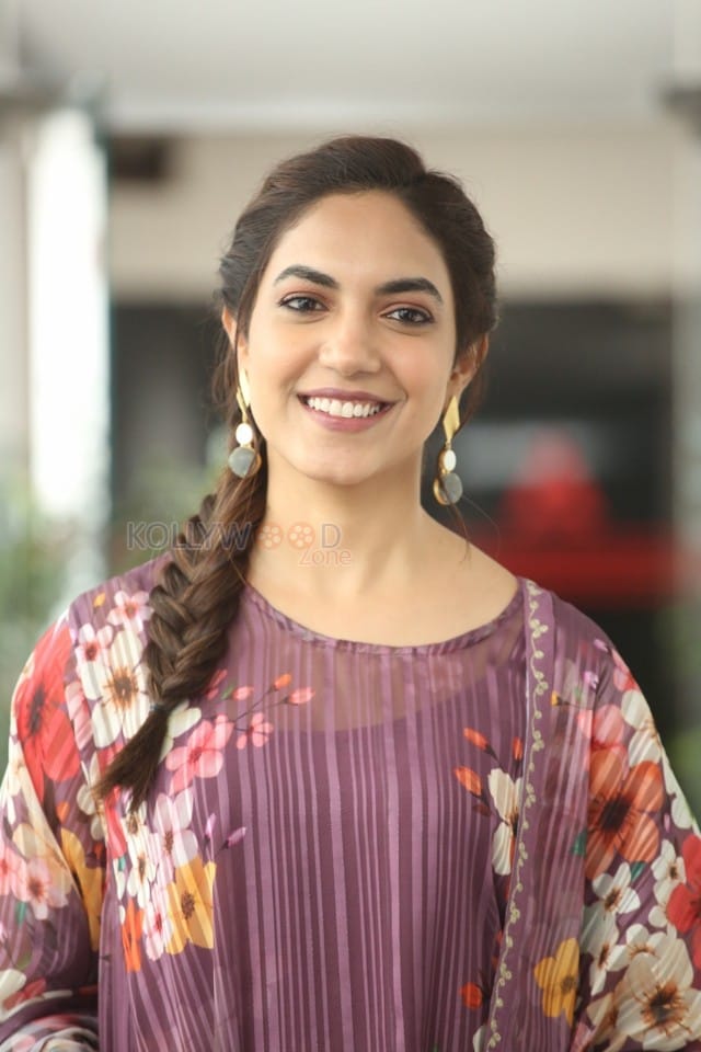 Actress Ritu Varma at Varudu Kaavalenu Movie Interview Pictures 04