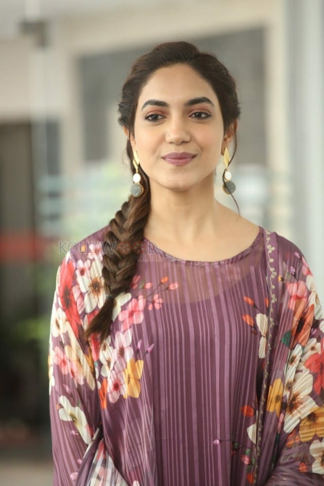 Actress Ritu Varma at Varudu Kaavalenu Movie Interview Pictures 08