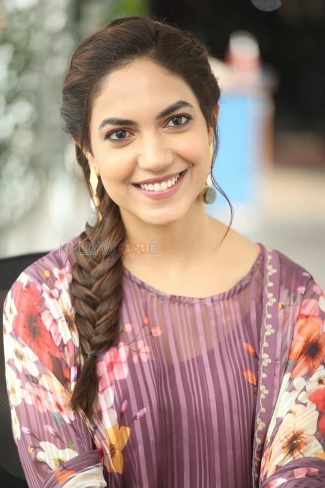 Actress Ritu Varma at Varudu Kaavalenu Movie Interview Pictures 11