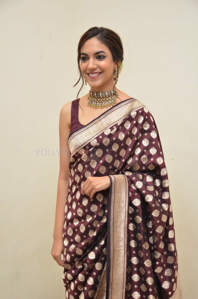 Actress Ritu Varma at Varudu Kaavalenu Movie Pre Release Event Pictures 05