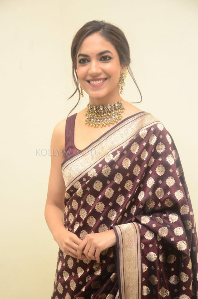 Actress Ritu Varma at Varudu Kaavalenu Movie Pre Release Event Pictures 10