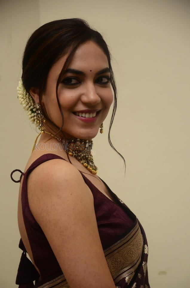 Actress Ritu Varma at Varudu Kaavalenu Movie Pre Release Event Pictures 17