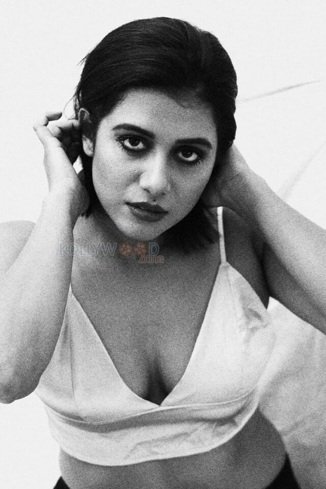 Actress Shilpa Manjunath Black and White Photoshoot Pictures