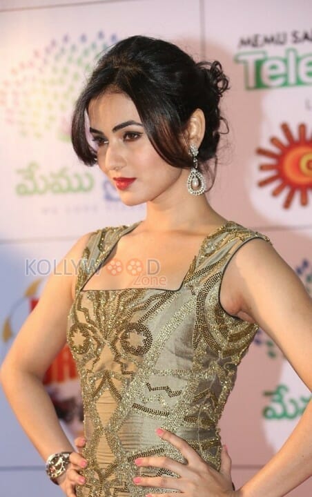 Actress Sonal Chauhan Photos