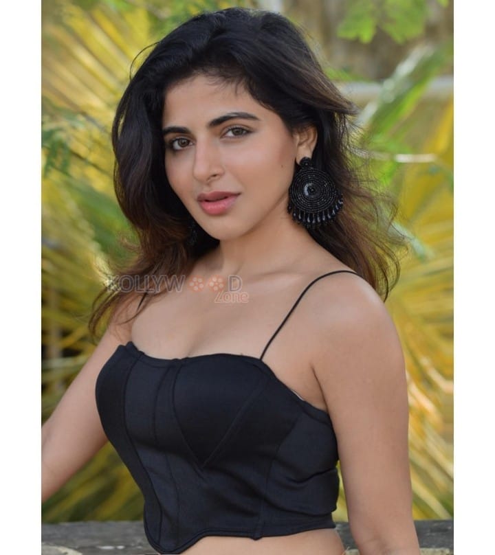 Adorable Iswarya Menon Photoshoot Stills 01