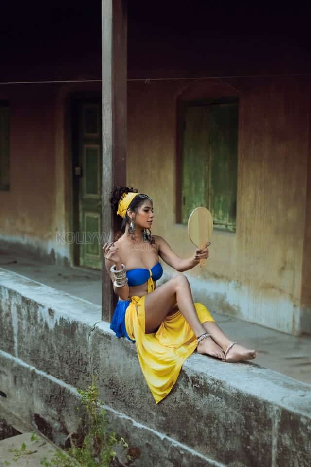 Adult Actress Poonam Pandey Sexy Hot Photoshoot Stills 01
