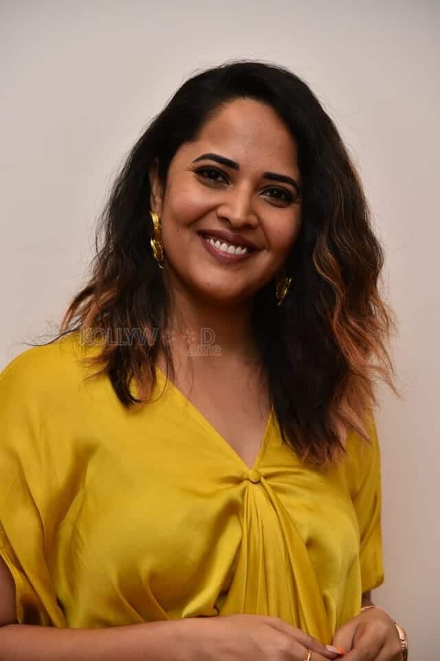 Anasuya Bharadwaj at Ari Movie First Look Launch Pictures 03