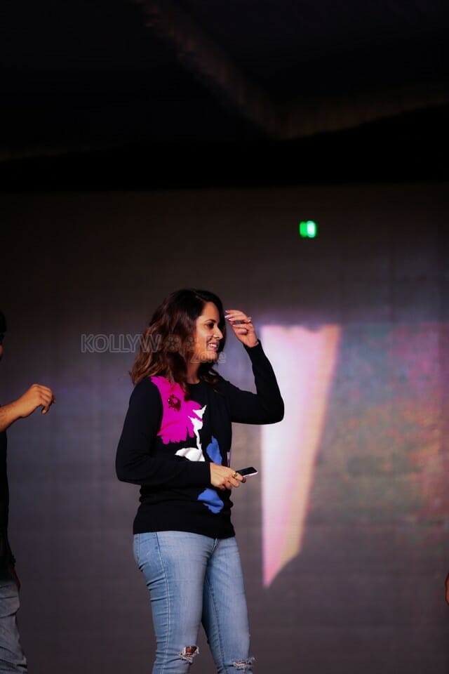 Anchor Anasuya Bharadwaj At Meeku Mathrame Cheptha Team Vijayawada Tour Photos